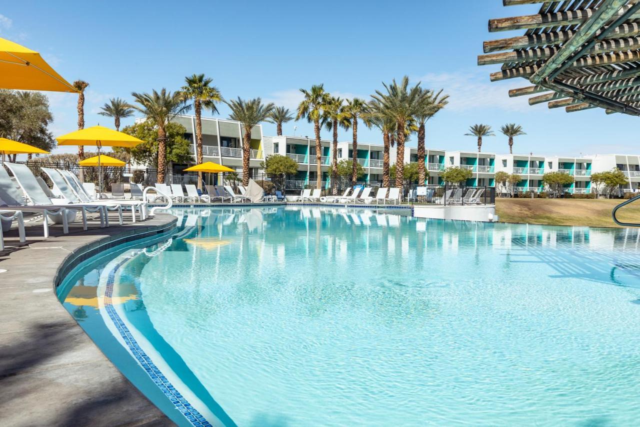 The Nautical Beachfront Resort Lake Havasu City Exterior photo