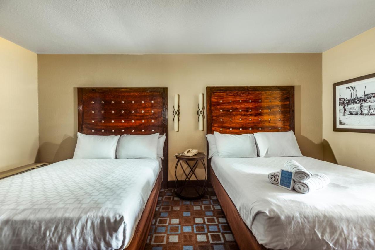 The Nautical Beachfront Resort Lake Havasu City Exterior photo